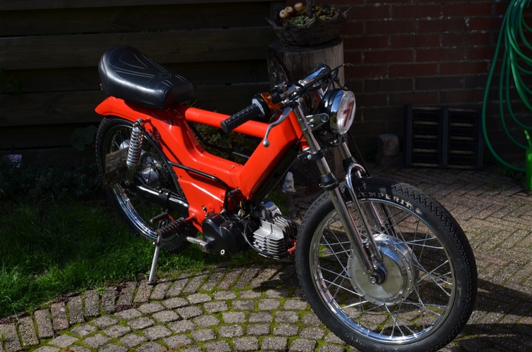 MAXI Caferacer - 1978 Puch Maxi S
