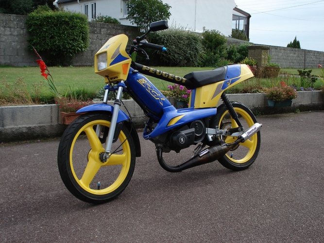 Blue and Yellow - 1997 Peugeot 103