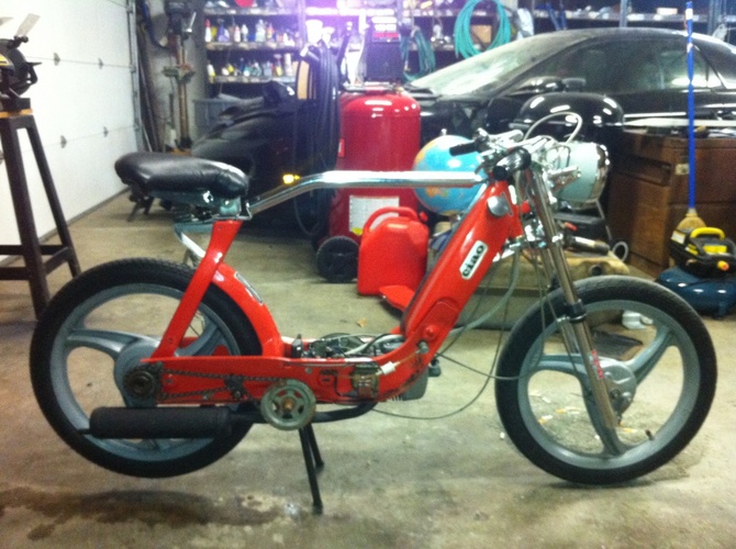 Razzo Rosso - 1974 Vespa Ciao Supreme