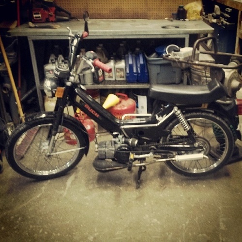 Black Beauty 3 - 1978 Puch Newport