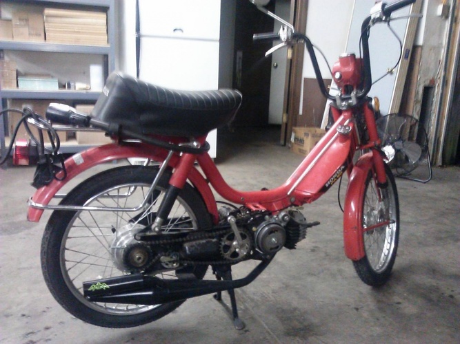 Red Rocket - 1978 Honda Hobbit