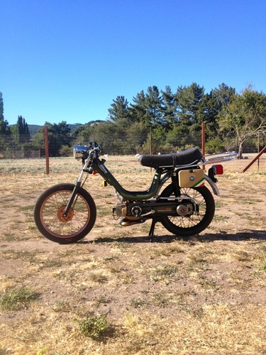 The General 4 - 1978 Vespa Grande Super Deluxe