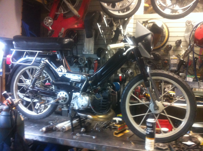 couch - 1979 Puch Maxi Luxe