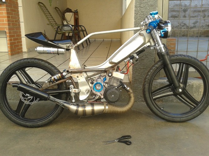 BADALO MOPED - 1967 Mobylette AV70