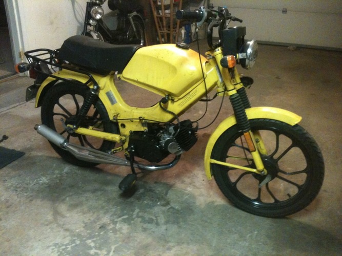 yellow bike - 2005 Tomos LX