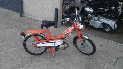 orange - 1979 Mobylette AV70
