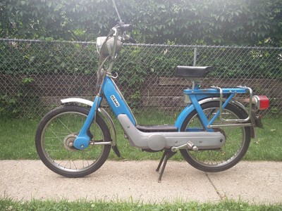 Just picked up this 1974 Piaggio Ciao thats been in storage since 1974 with  36 miles on it and got it running! Story in comments. : r/moped