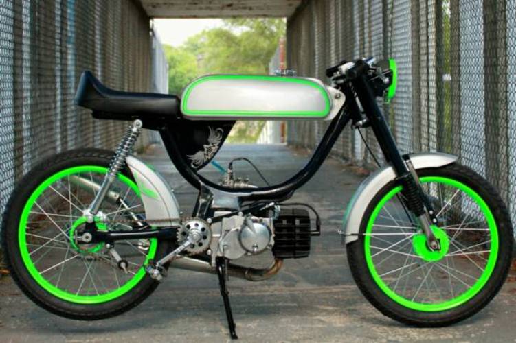 Dayglo -  Puch Magnum
