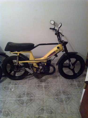 AMARELINHA DO MAL - 1971 Motobecane 50V