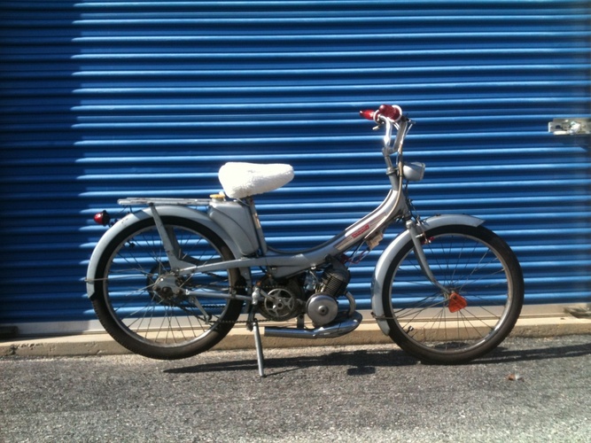 AV42 Rigid Cruiser - 1964 Mobylette AV42